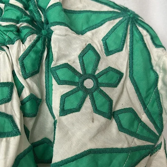 Skies Are Blue NWT Green/White Floral Short Sleeve Crop Top Shirt **Sz XS**🌸🌸 - Picture 6 of 6